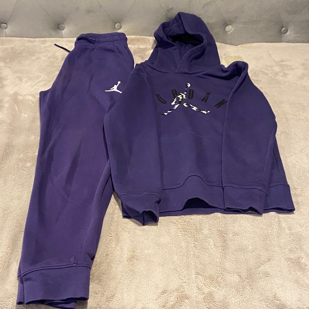 Boys Jordan Hoodie & Jogger Set Purple Size L